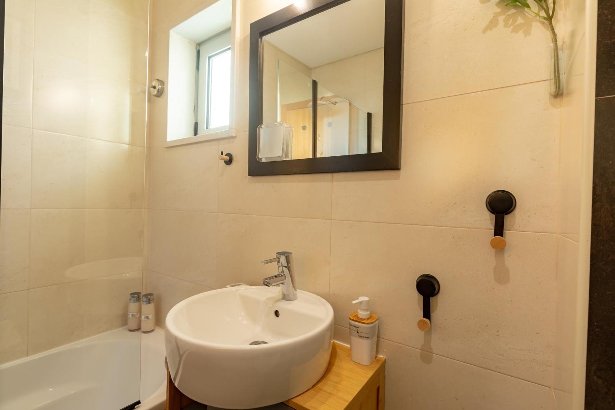 Francos Relaxing Apartment By The Metro Porto Exterior foto